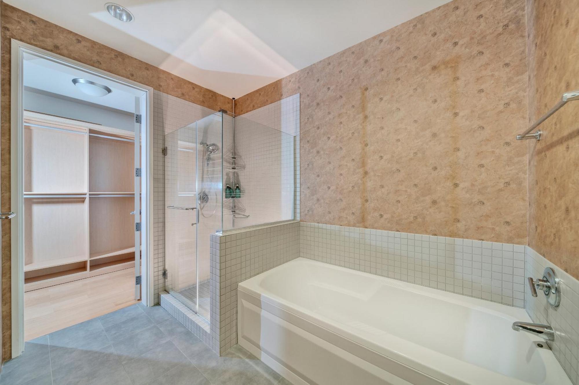 Stylish 2br In Downtown La With Views *