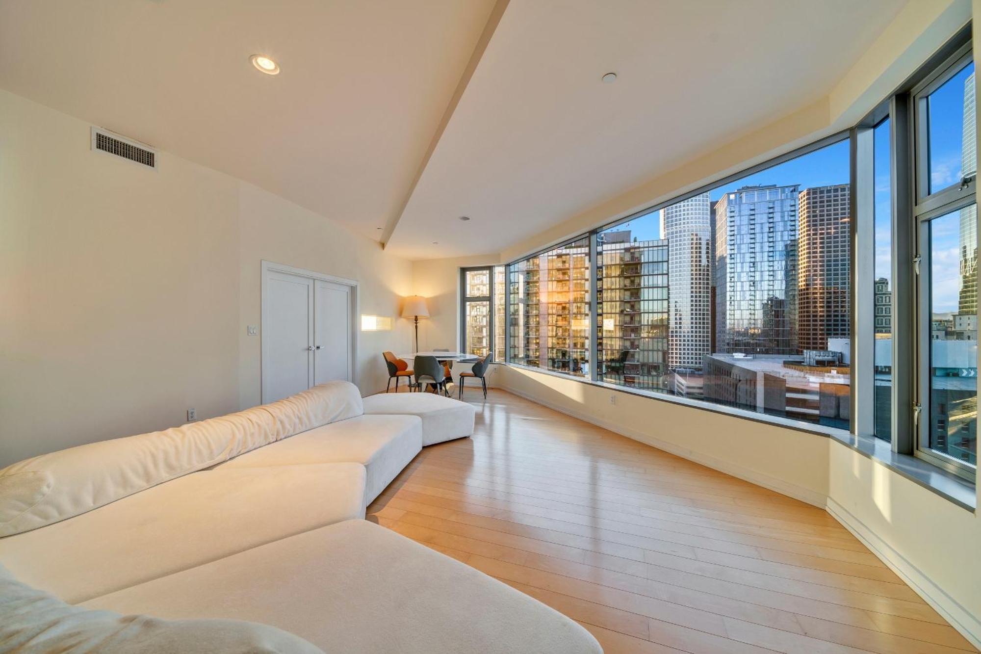 Stylish 2br In Downtown La With Views Los Angeles